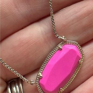 Large Kendra Scott Pink Pendant Bolo necklace, can wear 2 ways